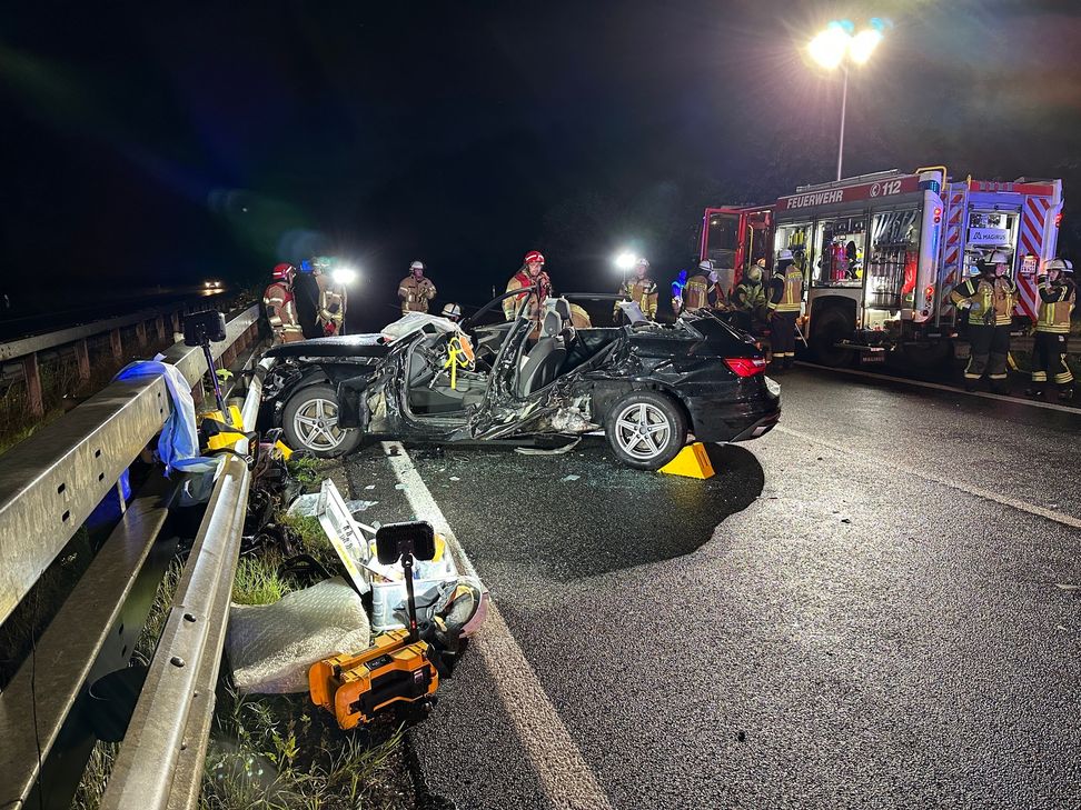 Eine der beteiligten Personen musste aus ihrem Auto befreit werden.