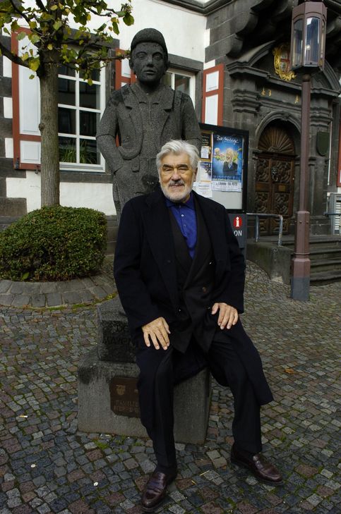 Mayens Ehrenbürger Mario Adorf wird mit einem Gottesdienst gedacht.