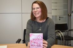 Iris Baumeyer hat ihren Debütroman "You. Me. Maybe." veröffentlicht.