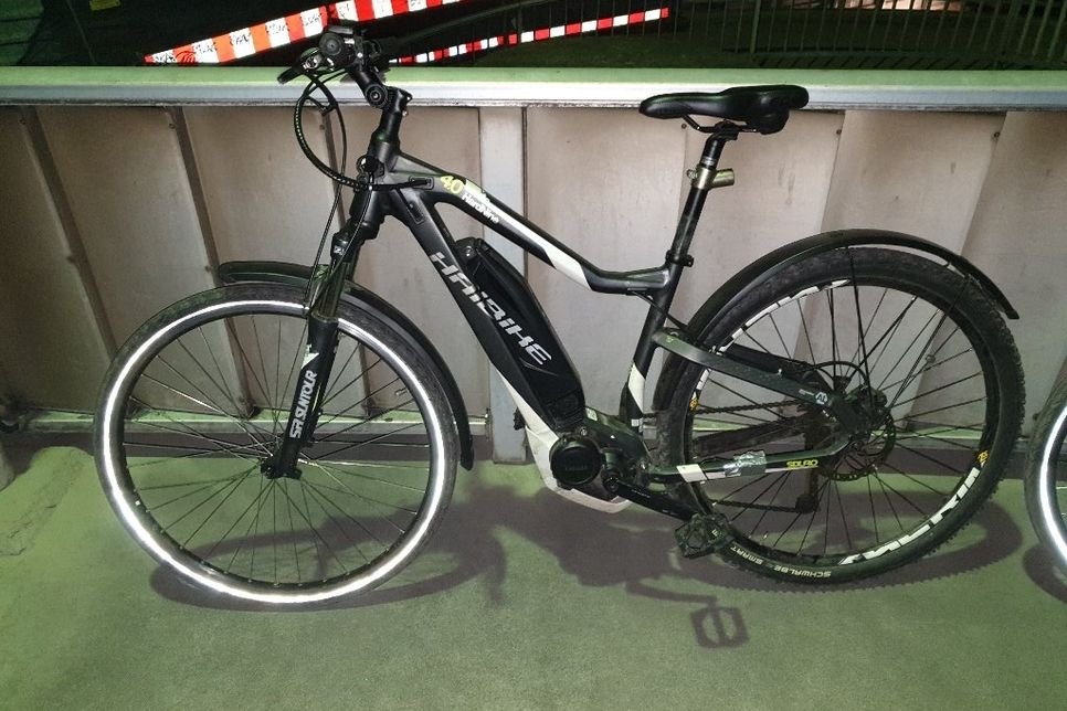 Die Remagener Polizei sucht den Besitzer dieses E-Bikes, das in der Nähe des Sinziger Bahnhofs gefunden wurde. Foto: PI Remagen