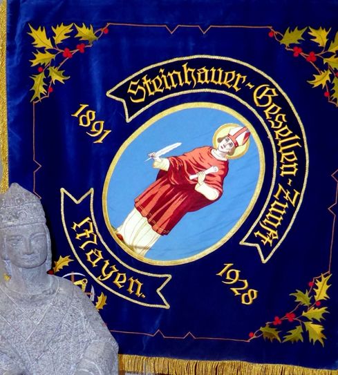 Gemeinsamkeit macht stark, auch bei den Mayener Steinhauern.  Foto: SGZ/DiP