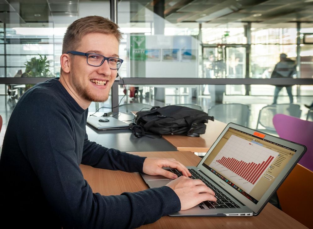 Im Rahmen seiner Hausarbeit hat Christoph Kußerus am RheinAhrCampus Remagen die Bedeutung regionaler Internet-Lexika erforscht. Foto: privat