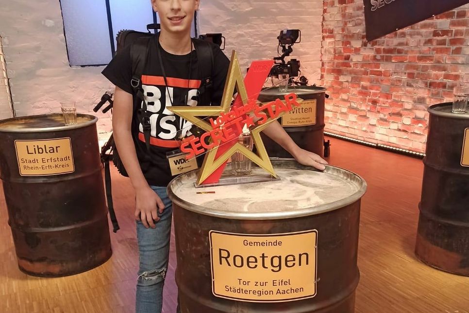 André Moosmayer ist »Secret Star« der WDR-Lokalzeit. Der 14-Jährige aus Roetgen begeisterte das Publikum mit Frank Sinatras »My Way« auf seinem Ganschhorn. Fotos: Privat