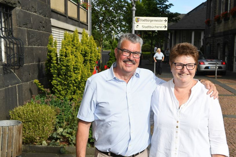 Hans-Peter Ammel - hier mit seiner Frau Rita - bleibt Stadtbürgermeister von Mendig.