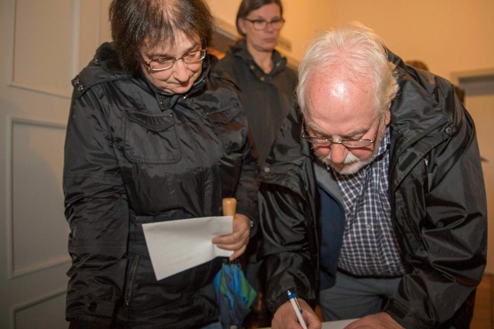 Seit ihrer Versammlung konnte die IG rund 500 Unterschriften von Kuchenheimer Bürgern sammeln. Foto: Steinicke