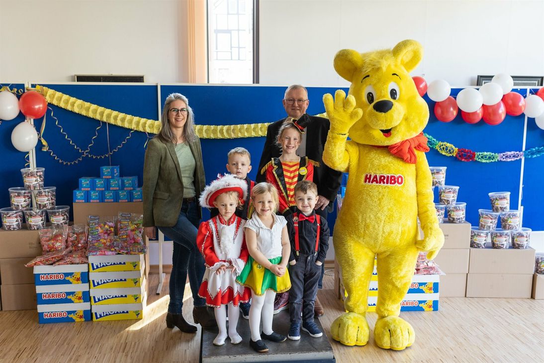 Nach zwei Jahren "Aufwiegen mit Abstand" freuten sich alle Beteiligten, wieder im Festsaal zusammenzukommen.