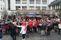 Feiernde Jecke beim Karnevalsauftakt 2023 in Zülpich