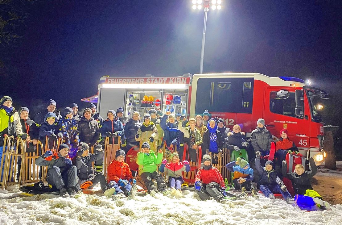 Rodelspaß in Kirn dank Feuerwehr.