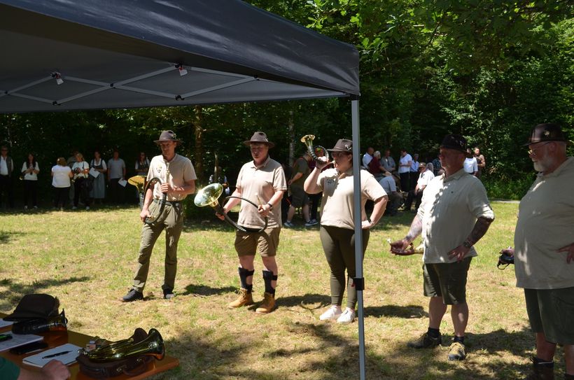 Das Bläsertreffen an der Drei Eichen Hütte begeistert mit Musik und Gemeinschaft.