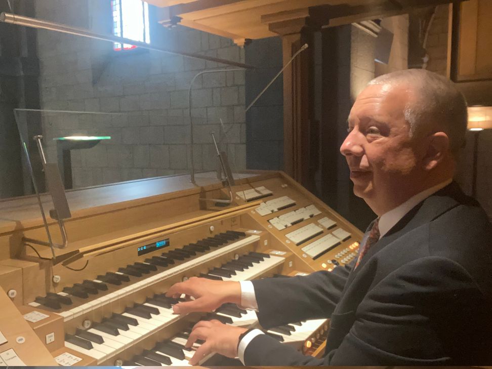 Gereon Krahforst spielt in der Abteikirche.