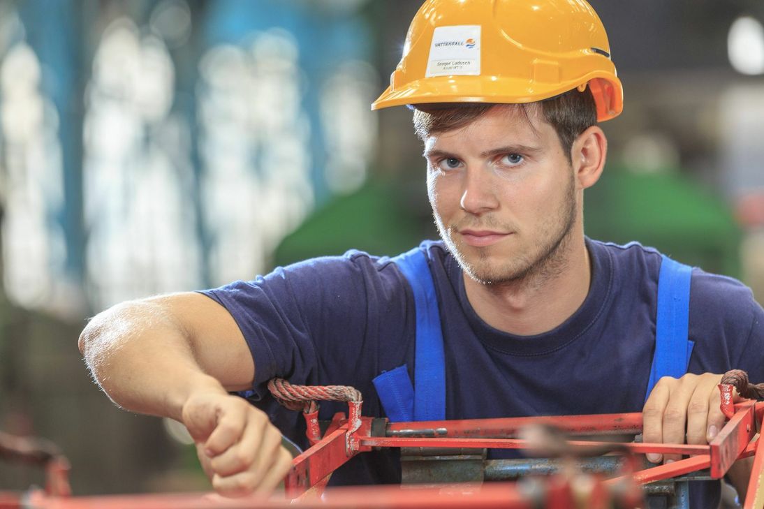Vor allem der Bedarf an qualifizierten Arbeitskräften steigt weiter – auch in der Region. Foto: Imago/Rainer Weisflog