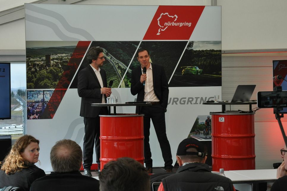Alexander Gerhard, Pressesprecher des Nürburgring, und Mirko Markfort, Nürburgring Geschäftsfüherer, ließen das Jahr Revue passieren.