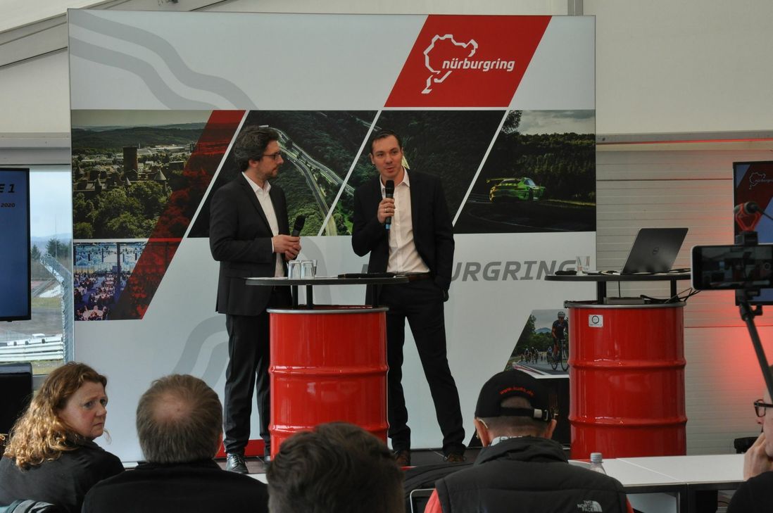 Alexander Gerhard, Pressesprecher des Nürburgring, und Mirko Markfort, Nürburgring Geschäftsfüherer, ließen das Jahr Revue passieren.