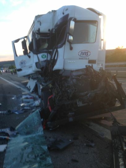 Die A 64 musste für Stunden gesperrt werden Foto: Agentur SIKO