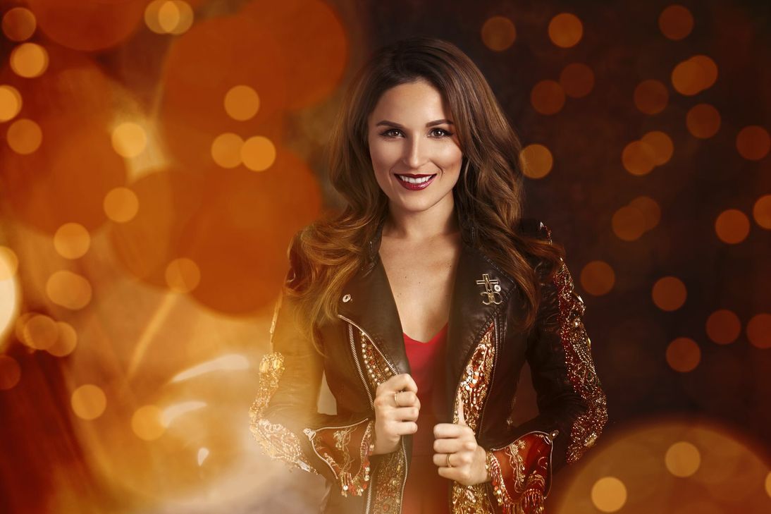 Schlagersängerin Sarah Schiffer hat unter anderem bei ProSieben für Furore gesorgt. Jetzt bringt sie ihr Können am Rursee zu Gehör.