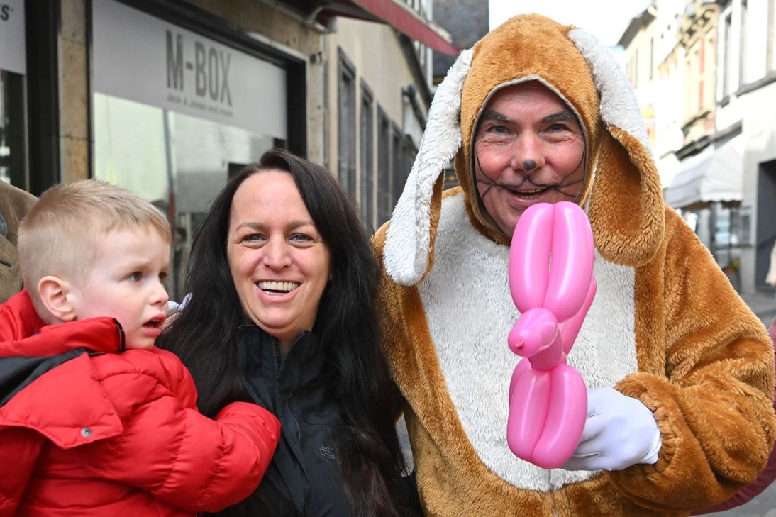 Einen Ballon gab es für den Kleinen.