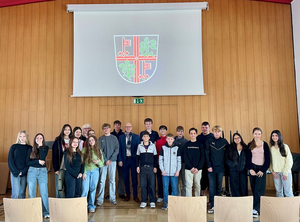 Schülerinnen und Schüler der Albert-Schweitzer Realschule Plus erhielten umfangreiche Einblicke in die tägliche Arbeit der Verwaltung.