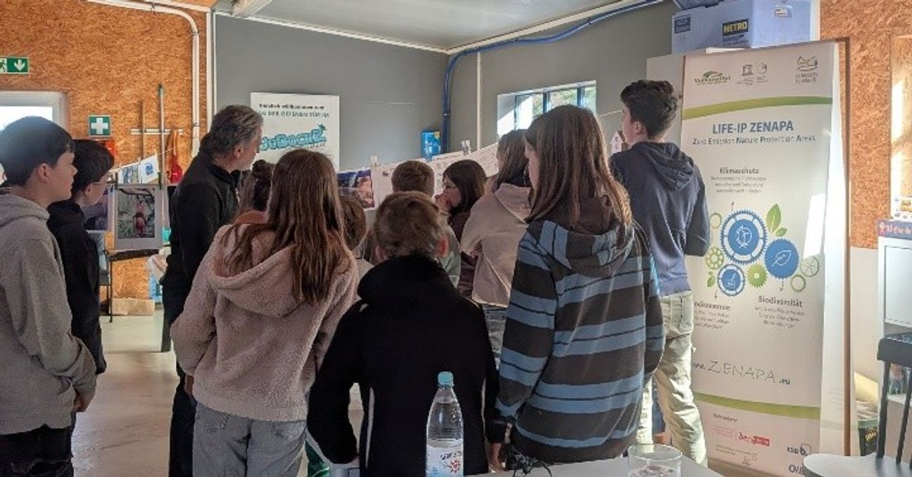 Junior-Ranger des Natur- und UNESCO Global Geopark Vulkaneifel bauten bei einer Veranstaltung Fledermauskästen und lernten dabei viel über die Lebensweise der heimlichen Nachtjäger.