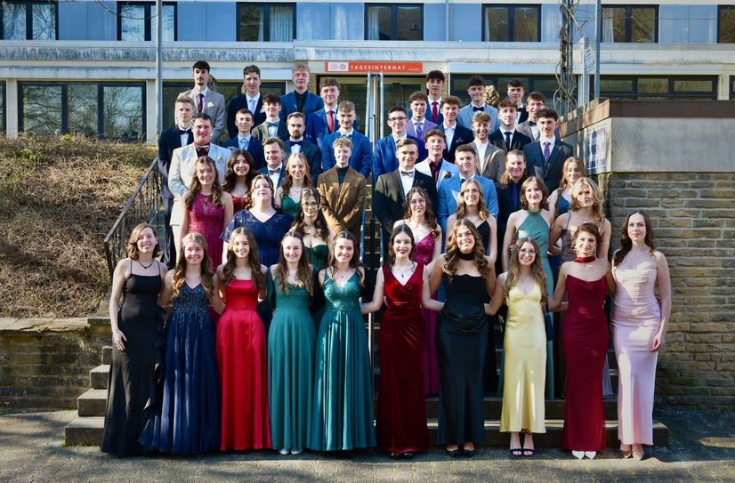 Der Abiturjahrgang 2025 des St.-Josef-Gymnasiums Biesdorf