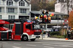 Hoch auf dem roten Wagen und mit richtig vielen PS reisten die künftigen Gerolsteiner Tollitäten an.