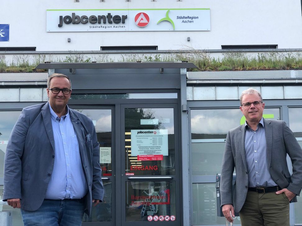 Jürgen Crombach und Stefan Graaf sahen den Arbeitsmarkt auf einem guten Weg - doch dann kam das Corona-Virus, das auch im Jobcenter Spuren hinterlässt. Foto: T. Förster