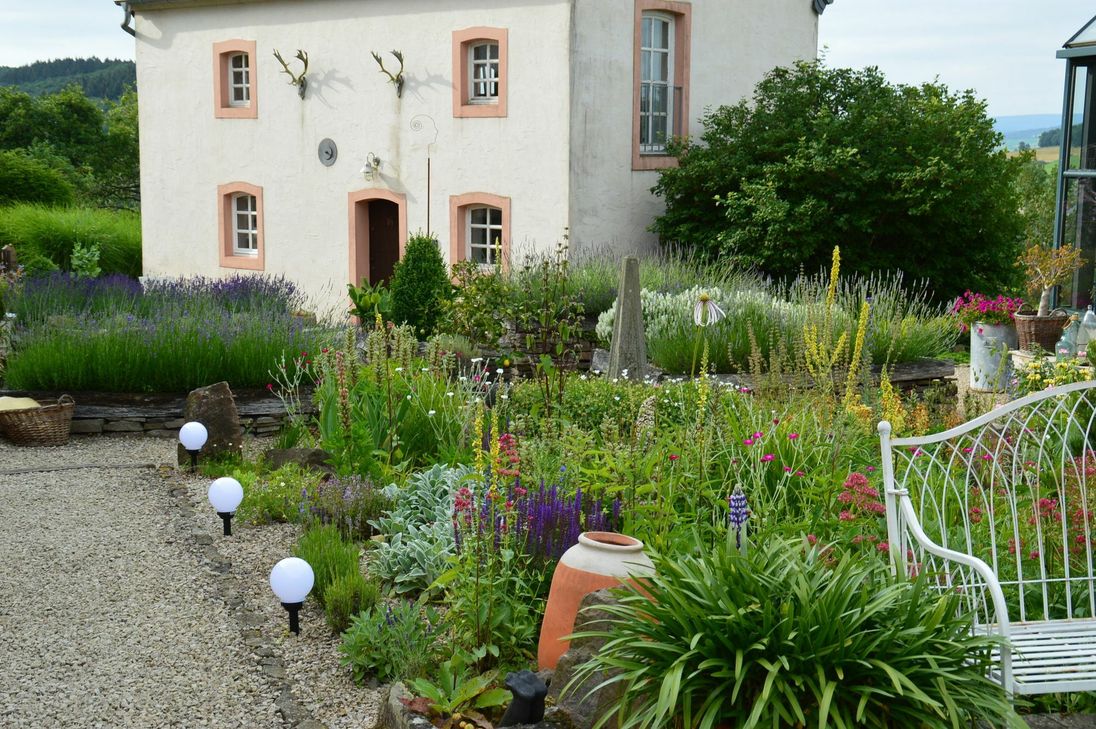 Der Garten bietet viel Raum, um seine eigenen Ideen umzusetzen. Fotos: Monika Lambert-Debong