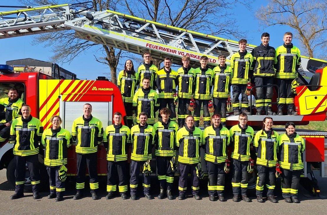 Mit dem erfolgreichen Abschluss ihres Grundausbildungslehrgangs können diese motivierten Nachwuchskräfte nun die Feuerwehren im Landkreis Birkenfeld verstärken.