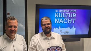 Bürgermeister Sacha Reichelt (li.) und Jens Rogge (re., Leiter Veranstaltungsstätten Stadt Euskirchen) präsentierten neben dem Programm der 18. Kulturnacht auch neue Veranstaltungsstätten und das neue »Gewand« des beliebten Veranstaltungsabends.