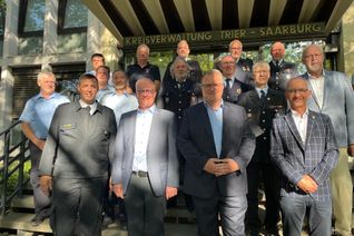 Das Feuerwehrehrenzeichen für 45 Jahre aktive Tätigkeit erhielten: Rolf Zimmer (Niedermennig, VG Konz), Herbert Seiwert (Hofweiler, VG Trier-Land), Frank Baustert (Welschbillig, VG Trier-Land), Helmut Brommenschenkel (Welschbillig, VG Trier-Land), Rüdiger Fischer (Kordel, VG Trier-Land), Otmar Lichter (FFW Ittel, VG Trier-Land)