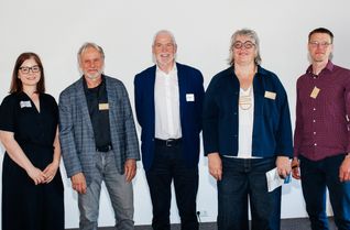 Organisatoren und Veranstalter (von links): Janina Frankowski (Geschäftsführerin Bürgerhaus Trier-Nord), Herbert Schacherer (geschäftsführender Vorstand WOGEBE), Heiner Schneider (Aufsichtsratsvorsitzender WOGEBE), Prof. Dr. Sabine Bollig (Universität Trier, Sozialpädagogik), JProf. Dr. Michael Mießner (Universität Trier, Wirtschaftsgeographie).