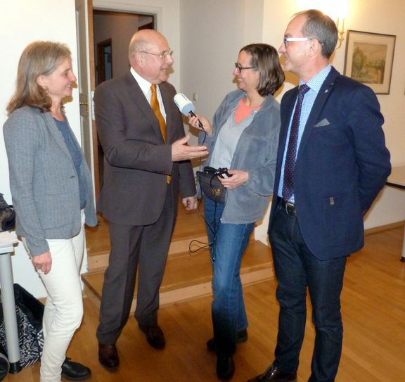 Freuen sich über den Ratsbeschluss (v.l.n.r.): Fraktionsvorsitzene Martina Wehrheim, Hartmut Schwiering und Bürgermeister Joachim Weber. Foto: FF