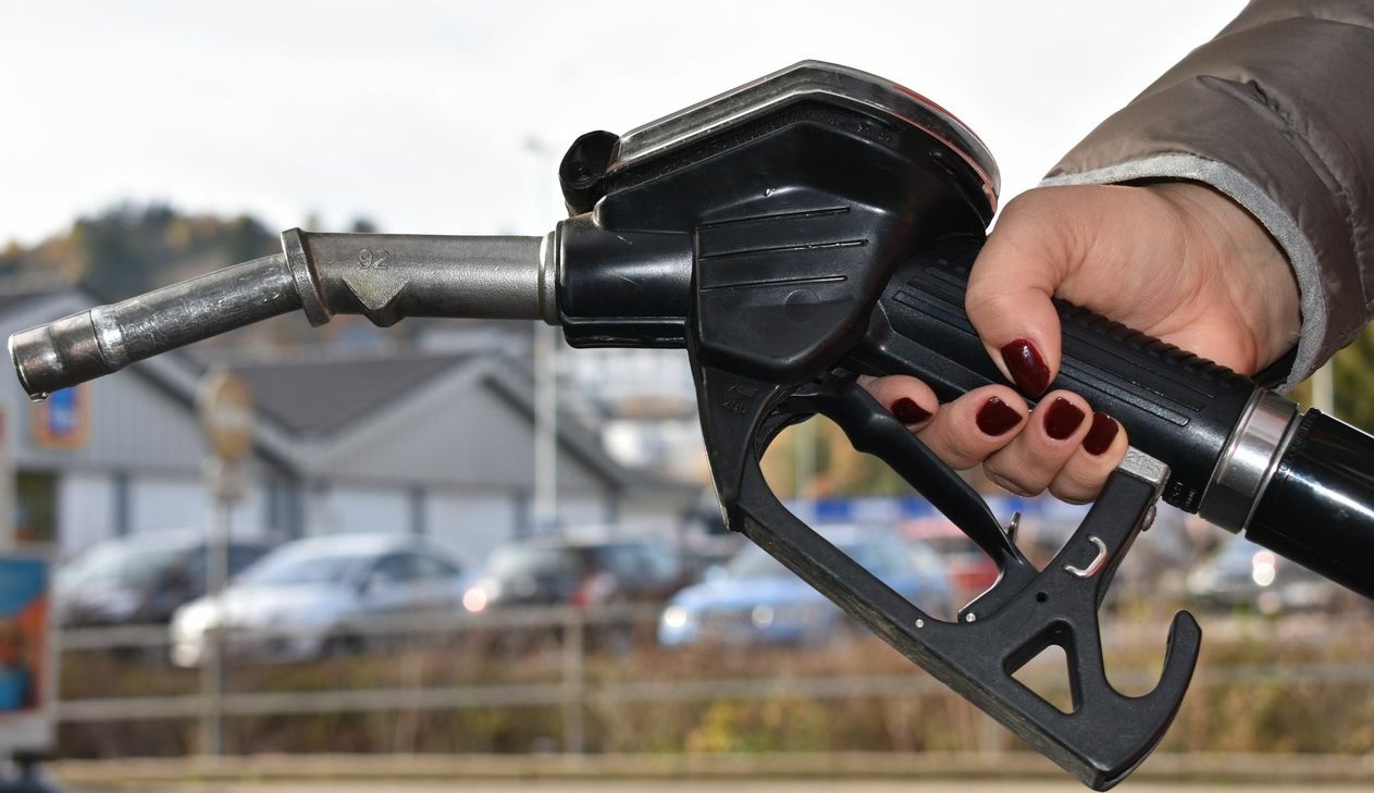 Mancherorts kann es zur Zeit zu Engpässen bei Diesel und Benzin kommen. Angst vor leeren Tanks ist aber nicht angebracht. Foto: Woltmann