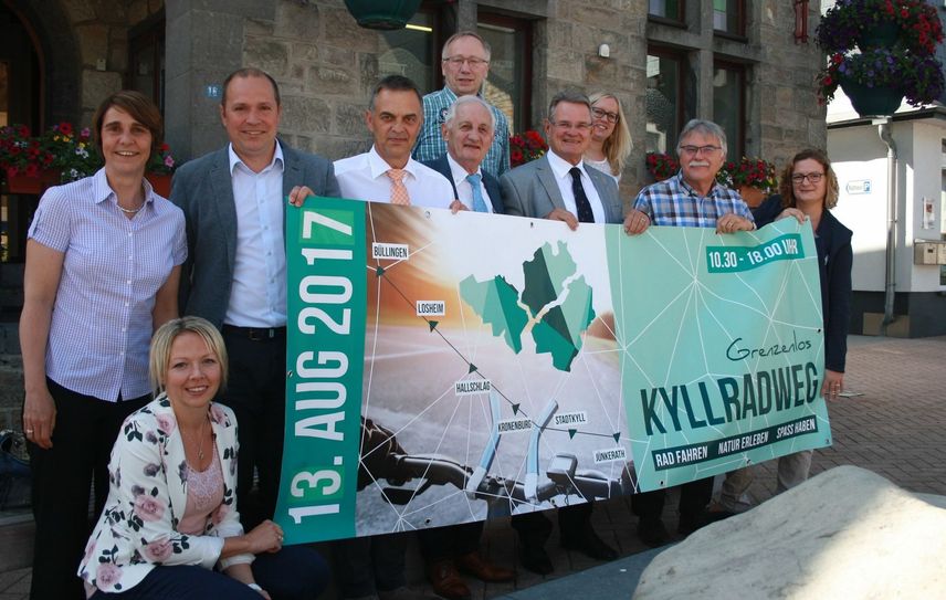Am 13. August fällt in Büllingen der Startschuss für den Rad-Aktionstag „Grenzenlos Kyllradweg“. Bei einer Pressekonferenz stellten die Beteiligten im dortigen Rathaus die Planung für die Großveranstaltung vor. Foto: W. Andres / Kreisverwaltung