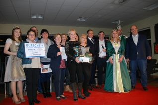 Gemeinsam mit rund 160 Gästen startete der Gewerbeverband Schweich im Fitnesscenter Vital ins neue Jahr 2017. Ein Höhepunkt war die große Tombola aus dem Weihnachtsgewinnspiel. Fotos: Diederich