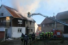 Mehr als 70 Einsatzkräfte waren mehrere Stunden lang im Einsatz.