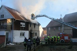 Mehr als 70 Einsatzkräfte waren mehrere Stunden lang im Einsatz.