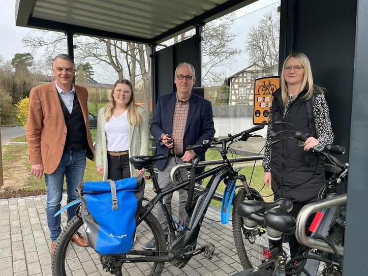 Rudolf Westerburg (v.li), Marie Hanf, Wilfried Knips und Katharina Mahlstedt stellten eine Projekte zum Klimaschutz in der Gemeinde Hellenthal vor.