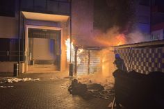 Die Feuerwehr konnte ein Übergreifen der Flammen auf die angrenzenden Gebäude verhindern.