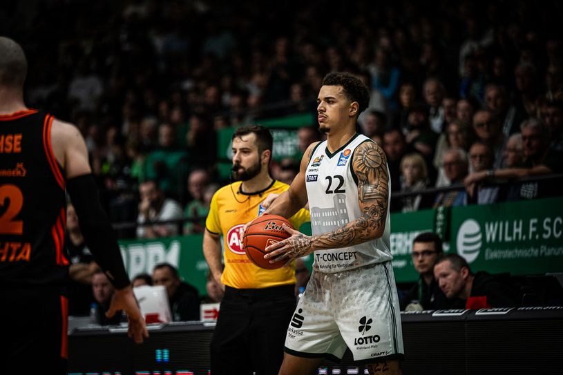 Nolan Adekunle mit der Nummer 22 bei den Gladiatoren.