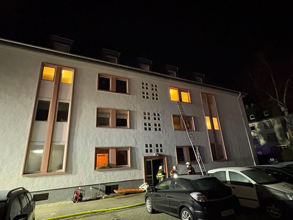 In diesem Mehrfamilienhaus in Trier-Nord hat am Mittwochabend ein Kellerbrand für einen größeren Feuerwehreinsatz gesorgt.