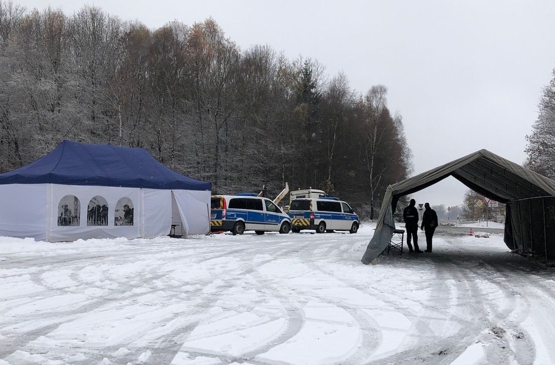 Trotz winterlicher Temperaturen führte die Polizei Simmern am  Dienstag Verkehrskontrollen und Geschwindigkeitsmessungen durch.