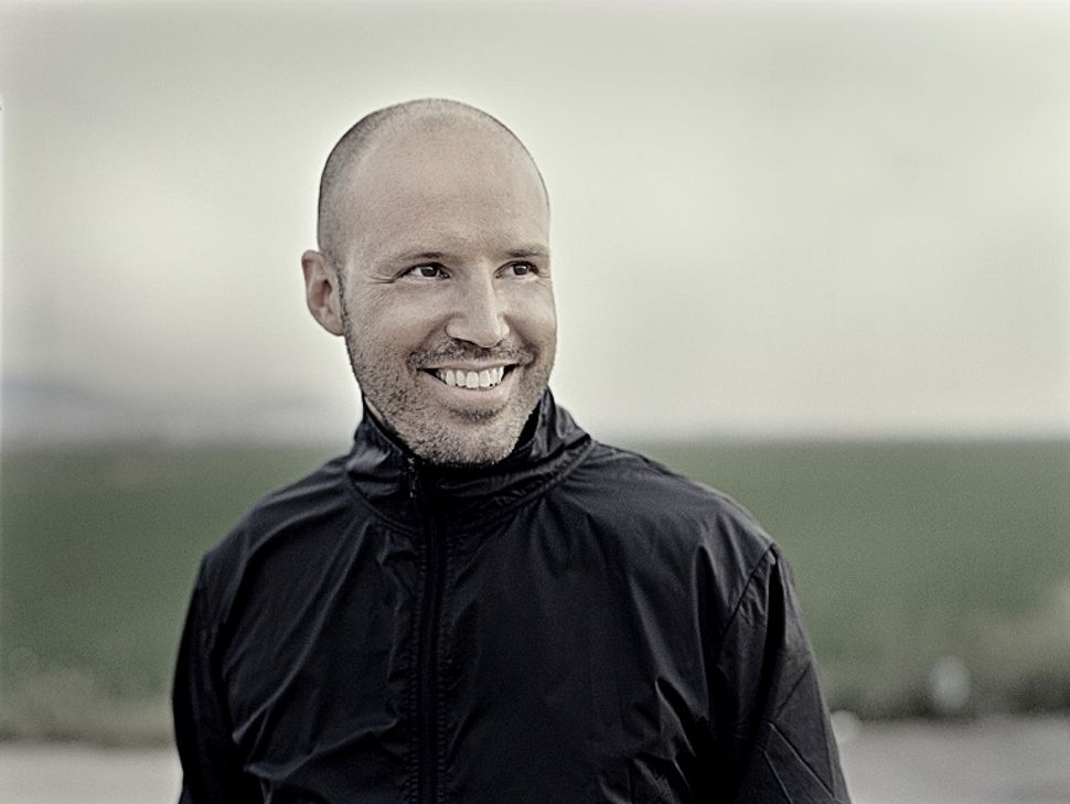 Eintauchen, abheben, loslassen: Schiller webt Klangwelten aus elektronischer Musik. Foto: Ben Wolf