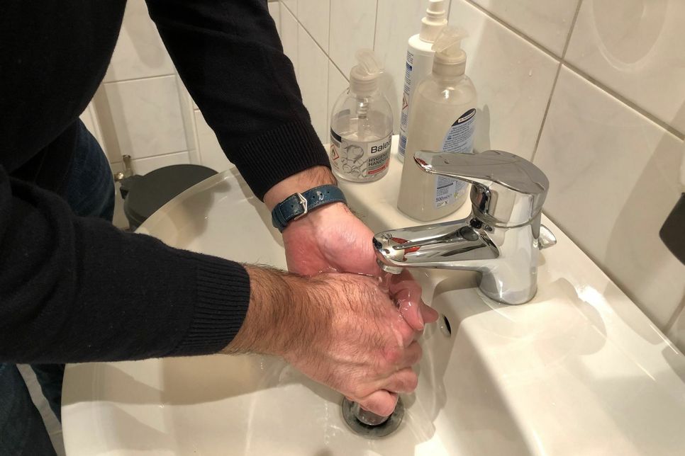 Ob Influenza oder neuartiger "Corona-Virus" –  wer sich schützen will, sollte regelmäßig den Gang ans Waschbecken antreten und sich gründlich die Hände waschen. Foto: Wicher