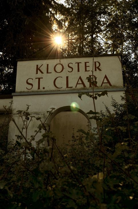 Der Klostereingang in der Sickingenstraße auf dem Trierer Petrisberg. Foto: Neumann