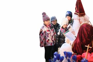 Zum Hermeskeiler Weihnachtsmarkt "Lichterglanz im Park" hat sich auch in diesem Jahr wieder der Nikolaus angekündigt. Foto: Archiv