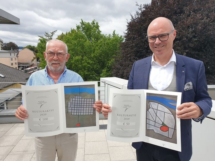 Künstler Horst Schmitt mit dem Vorsitzenden des Stiftungsvorstandes Dr. Andreas Ammer