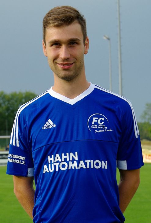 Er spielt seit Wochen ganz stark auf dem rechten Angriffsflügel des FC Karbach: Tobias Jakobs. Er dürfte auch gegen Koblenz einer der Schlüsselspieler der Hunsrücker sein. (Foto: Arno Boes)