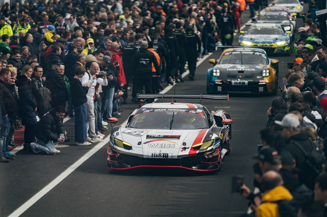 Problemloses Rennen mit wiederaufgebautem Auto von Rinaldi Racing