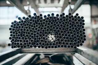 Der Spatenstich muss warten: Der Neubau des geplanten Rohrzugkompetenzzentrums in Kall wurde vom Unternehmen Schöller auf Eis gelegt.