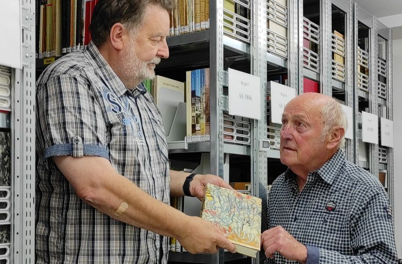 Bernhard Stein und Franz Wilhelm Hermanns im Vereinsarchiv.